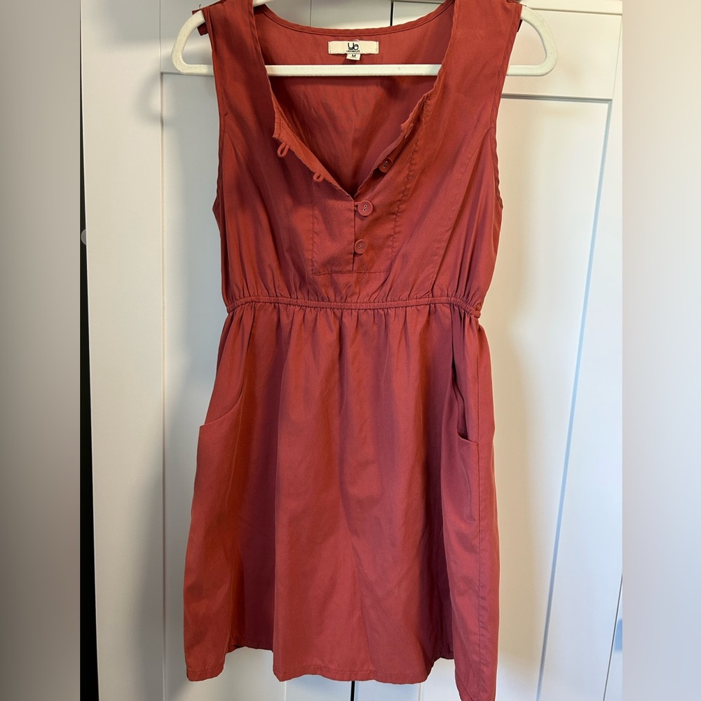 Women's Sleeveless Rust Dress